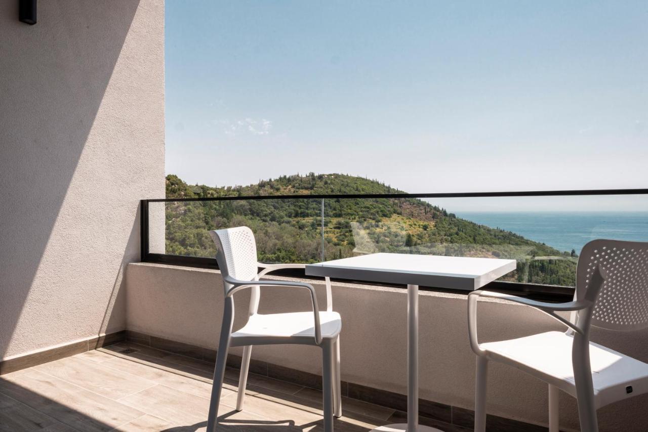 Wait 'N Sea Hotel Himare Ngoại thất bức ảnh