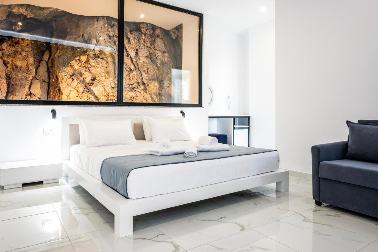 Wait 'N Sea Hotel Himare Ngoại thất bức ảnh
