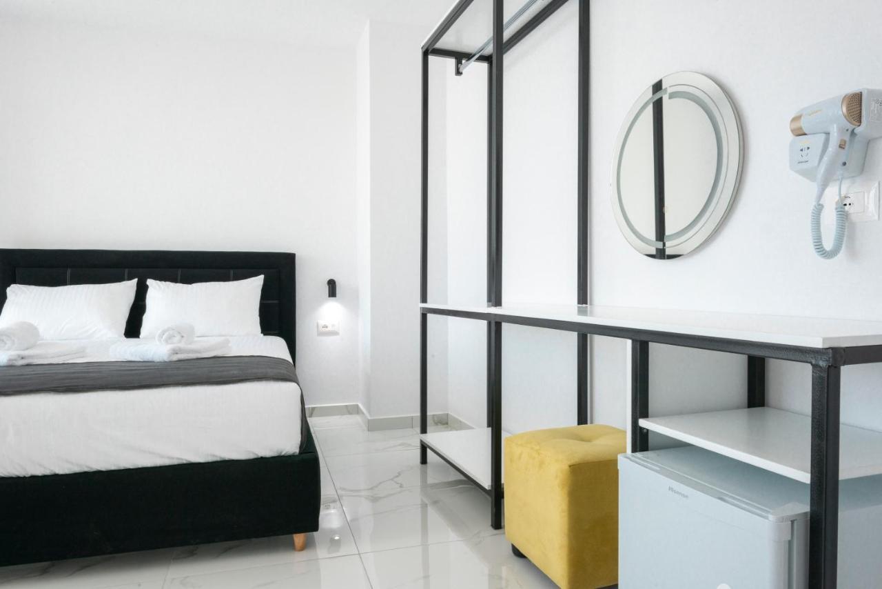 Wait 'N Sea Hotel Himare Ngoại thất bức ảnh