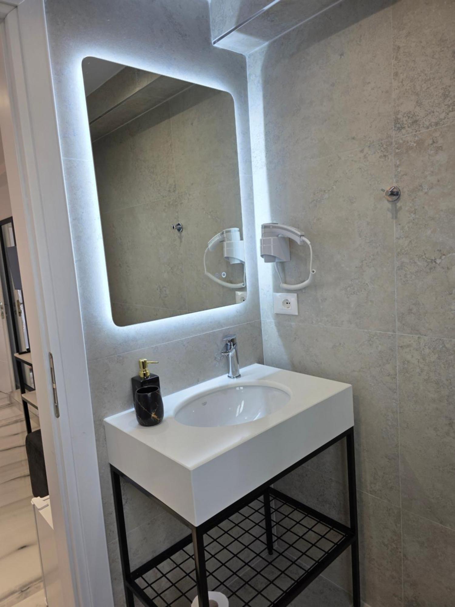 Wait 'N Sea Hotel Himare Ngoại thất bức ảnh