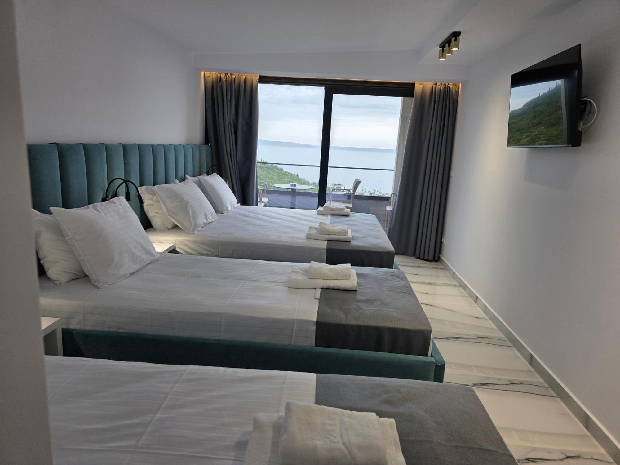 Wait 'N Sea Hotel Himare Ngoại thất bức ảnh