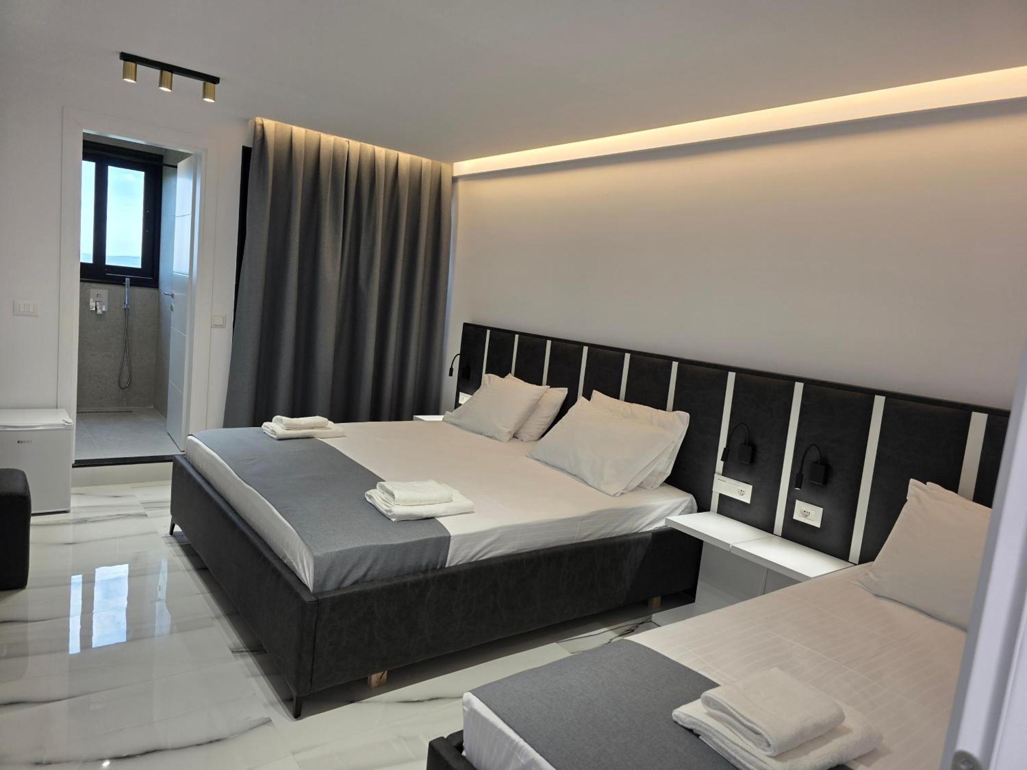 Wait 'N Sea Hotel Himare Ngoại thất bức ảnh