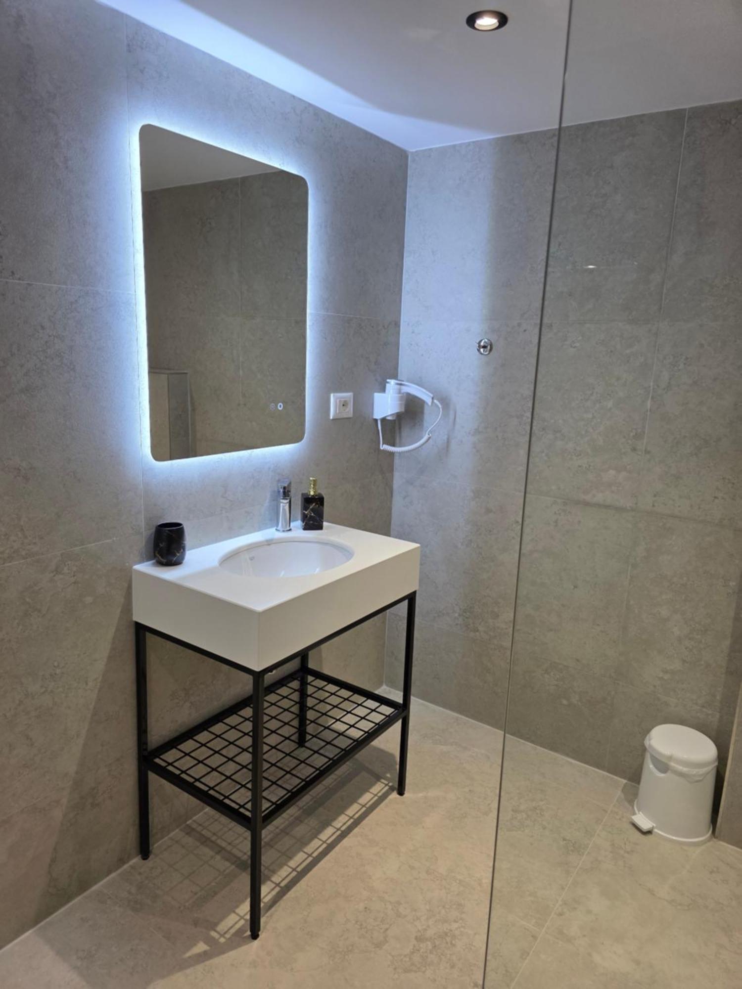 Wait 'N Sea Hotel Himare Ngoại thất bức ảnh